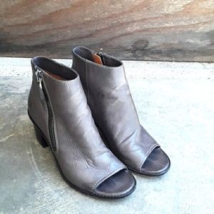 Frye Brielle  Gray  Zip Peep Toe Bootie Size 8